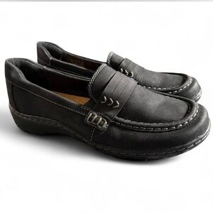 Clarks Black Shoes Women's Slip-On Loafers Size 8 Whimsigoth